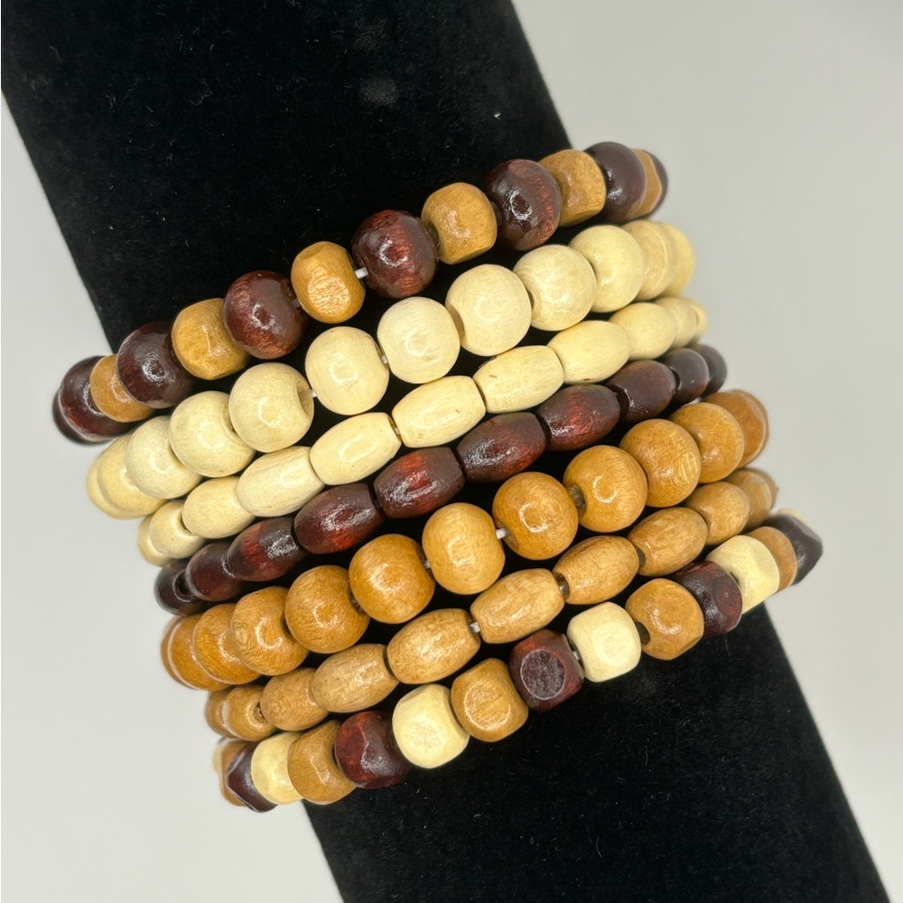 NWT Elegant Wooden Beaded Bracelet Set
